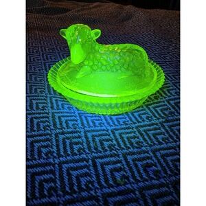 Vaseline Sheep On A Nest Glows. "Hen On Nest" Lamb